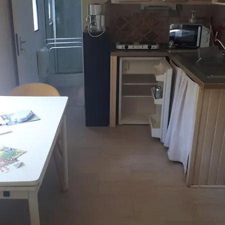 Furnished With A Garden Appartement *