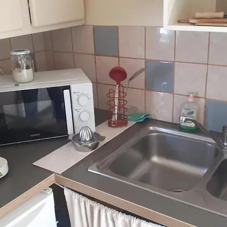 Furnished With A Garden Apartment Plaisir